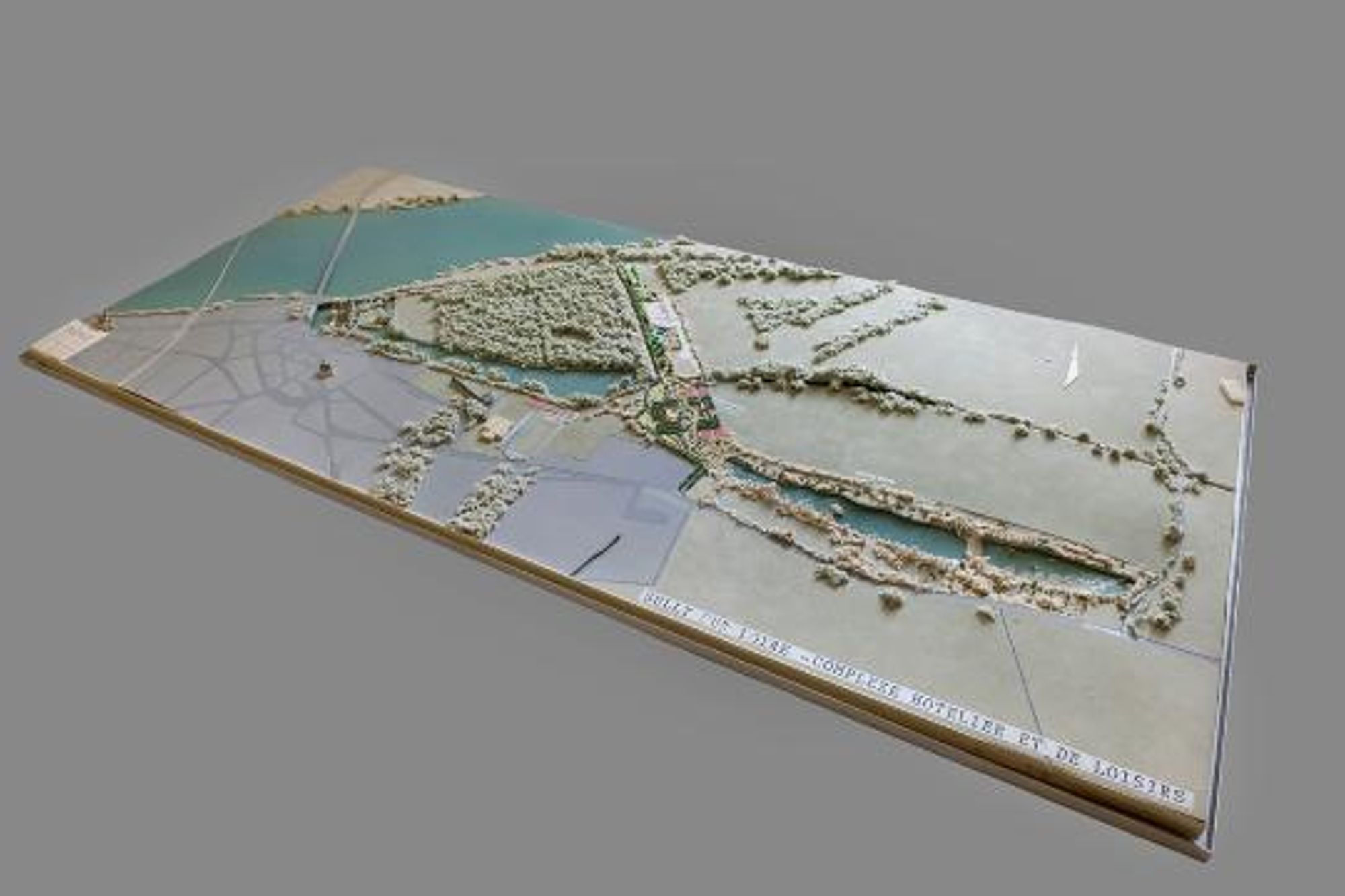 Maquette d'un projet de complexe à Sully-sur-Loire (1992)